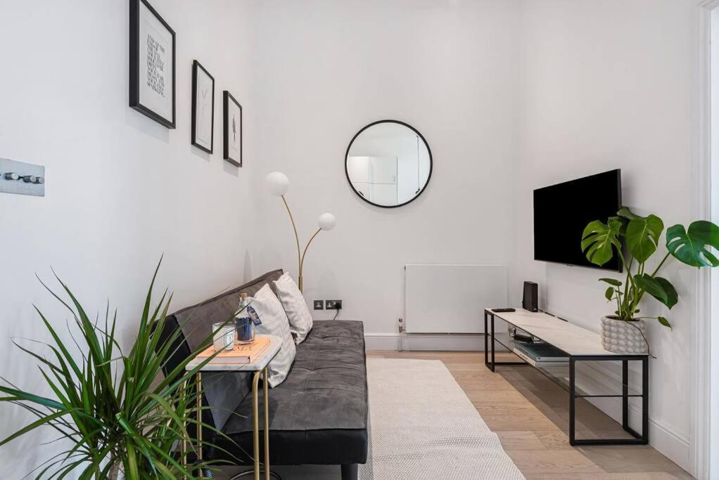 Lady On The Lane- 2 Bed Primrose Hill Apartment London Exterior photo