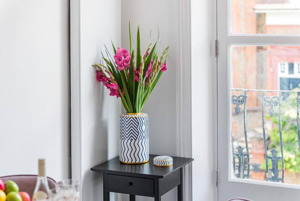 Lady On The Lane- 2 Bed Primrose Hill Apartment London Exterior photo